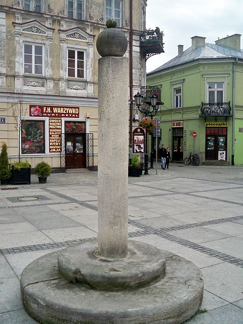 100_8468-tr.Piotrków.jpg