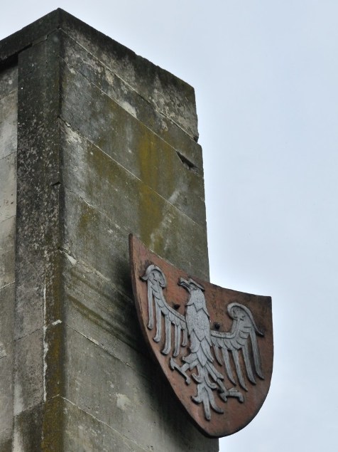 177. Bodzentyn. Pomnik upamiętniający poległych partyzantów w l. 1939-1945.JPG